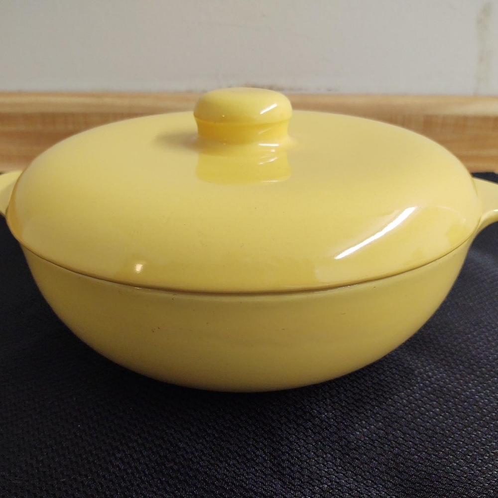 Santa Anita ware MCM covered casserole; California Modern.